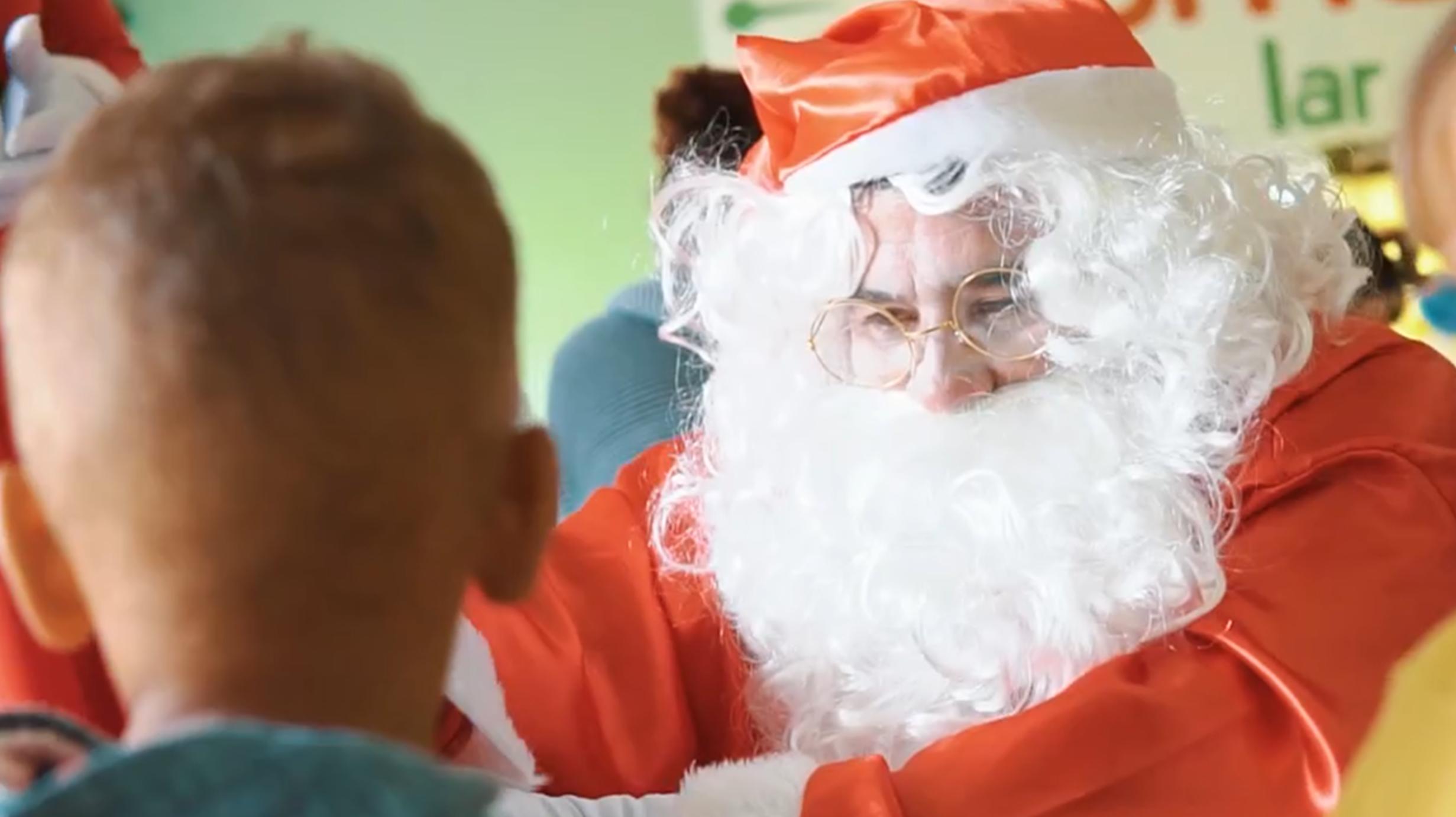 Papai noel na ação solidária